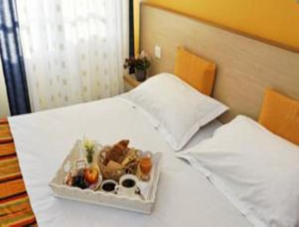 Hotel Central Лорьян Номер фото