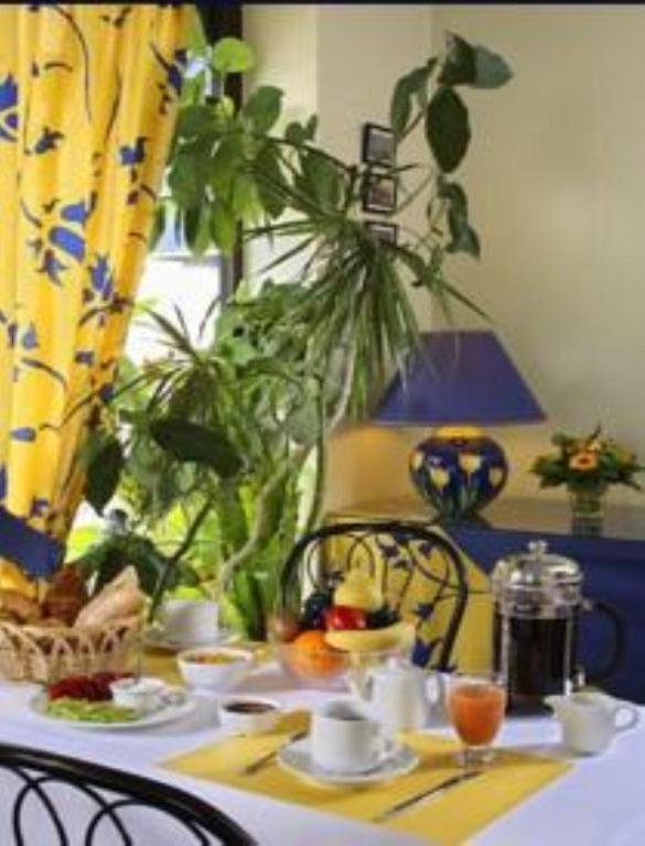 Hotel Central Лорьян Экстерьер фото